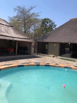 Outdoor pool - LEHAE BED & BREAKFAST (Bushbuckridge)