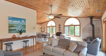 Wingaerchic: Woodsy retreat in West Gloucester