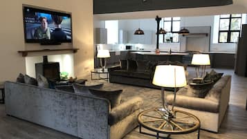 House | Living area | 32-inch LCD TV with digital channels, TV