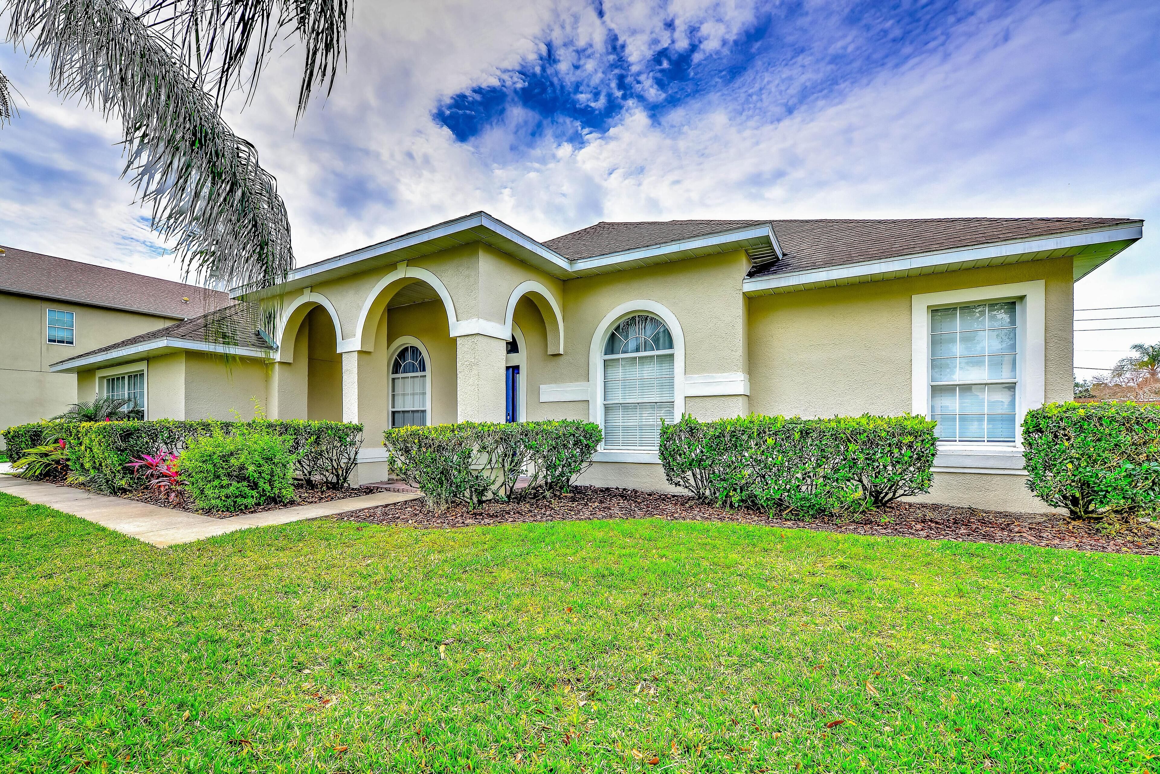 Hus (Private pool, game room, near Disney ) | Fasade