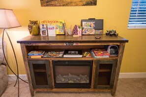 Interior - COZY Lower Level 3 Bedroom Private Suite in South Boulder (Boulder)