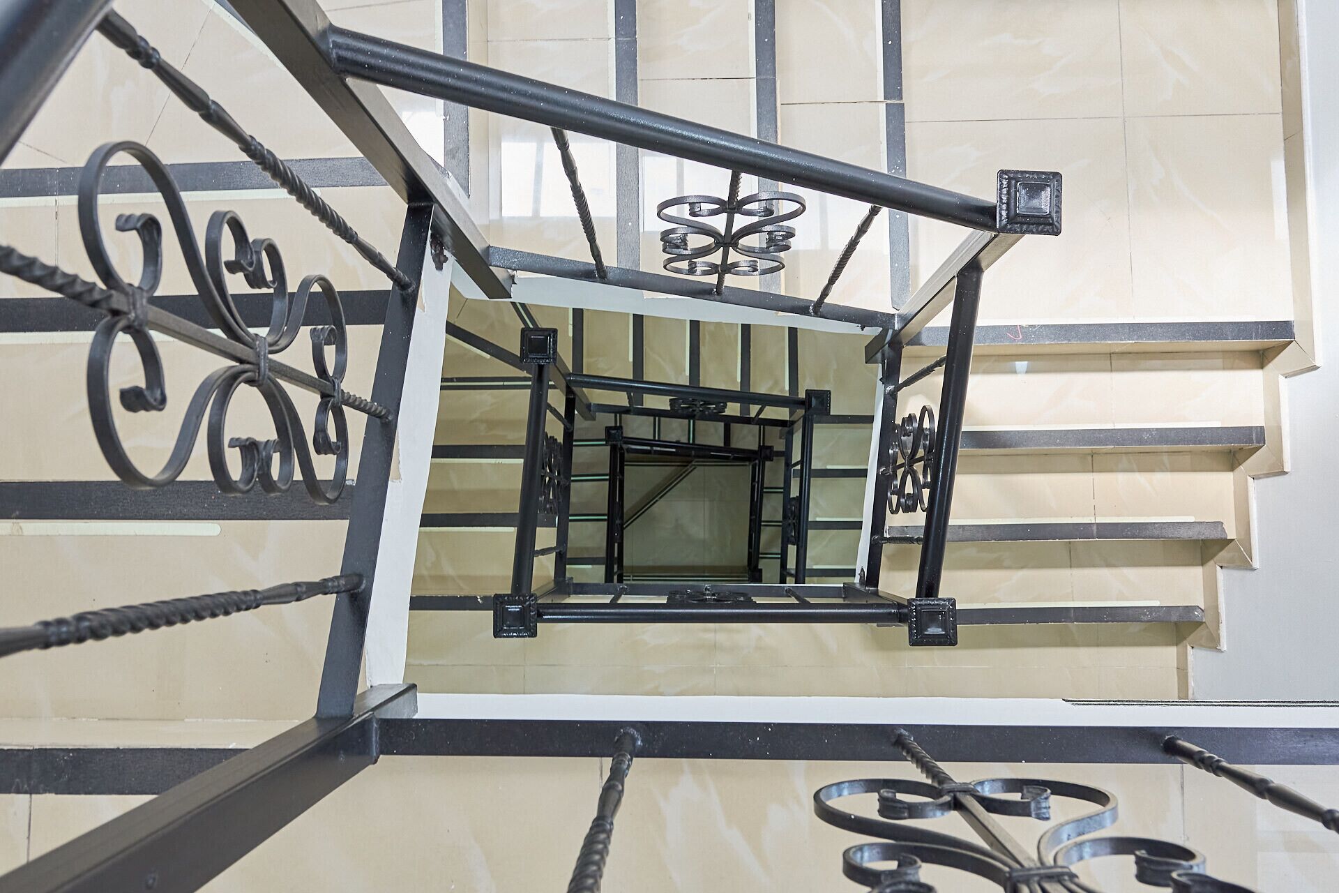 21-英寸电视 （配备有线频道）、打印机