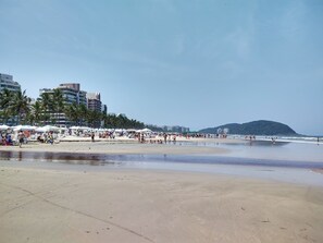Una playa cerca