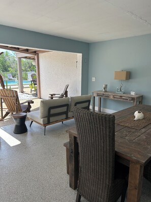 Outdoor dining - Waterfront/Pool mins to Siesta Key Beach- bikes/kayaks/SUPs incl-paddle to beach (Sarasota)