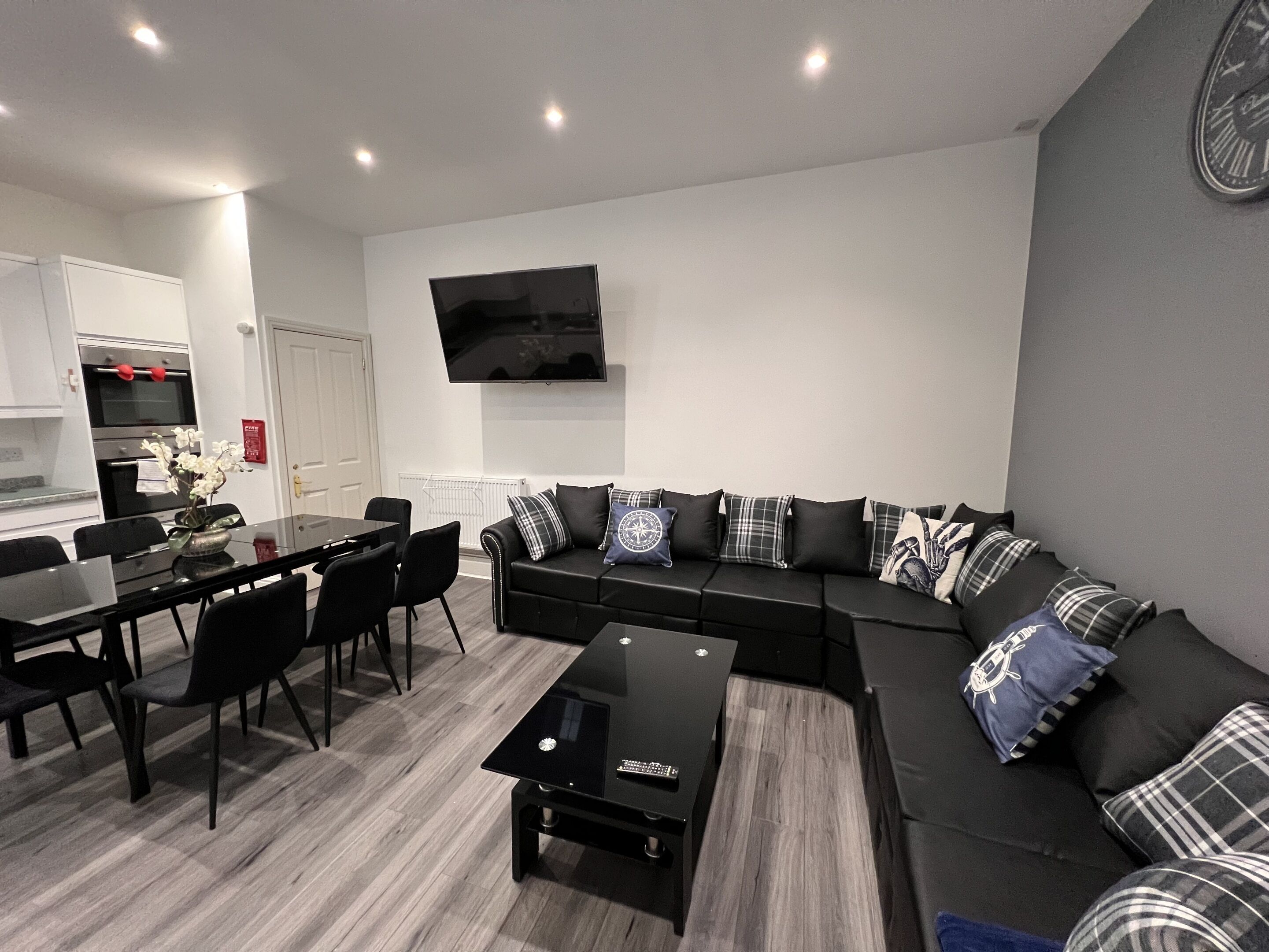 Executive House, Ensuite, City View | Lounge
