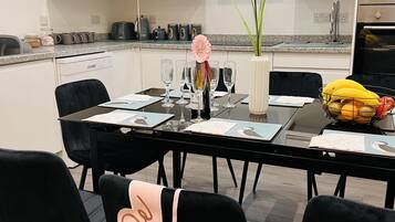 ์ด๊ทธ์ ํํฐ๋ธ ํ์ฐ์ค, ์์ค์ํธ, ์๋ด ์ ๋ง | ๋ด๋ถ