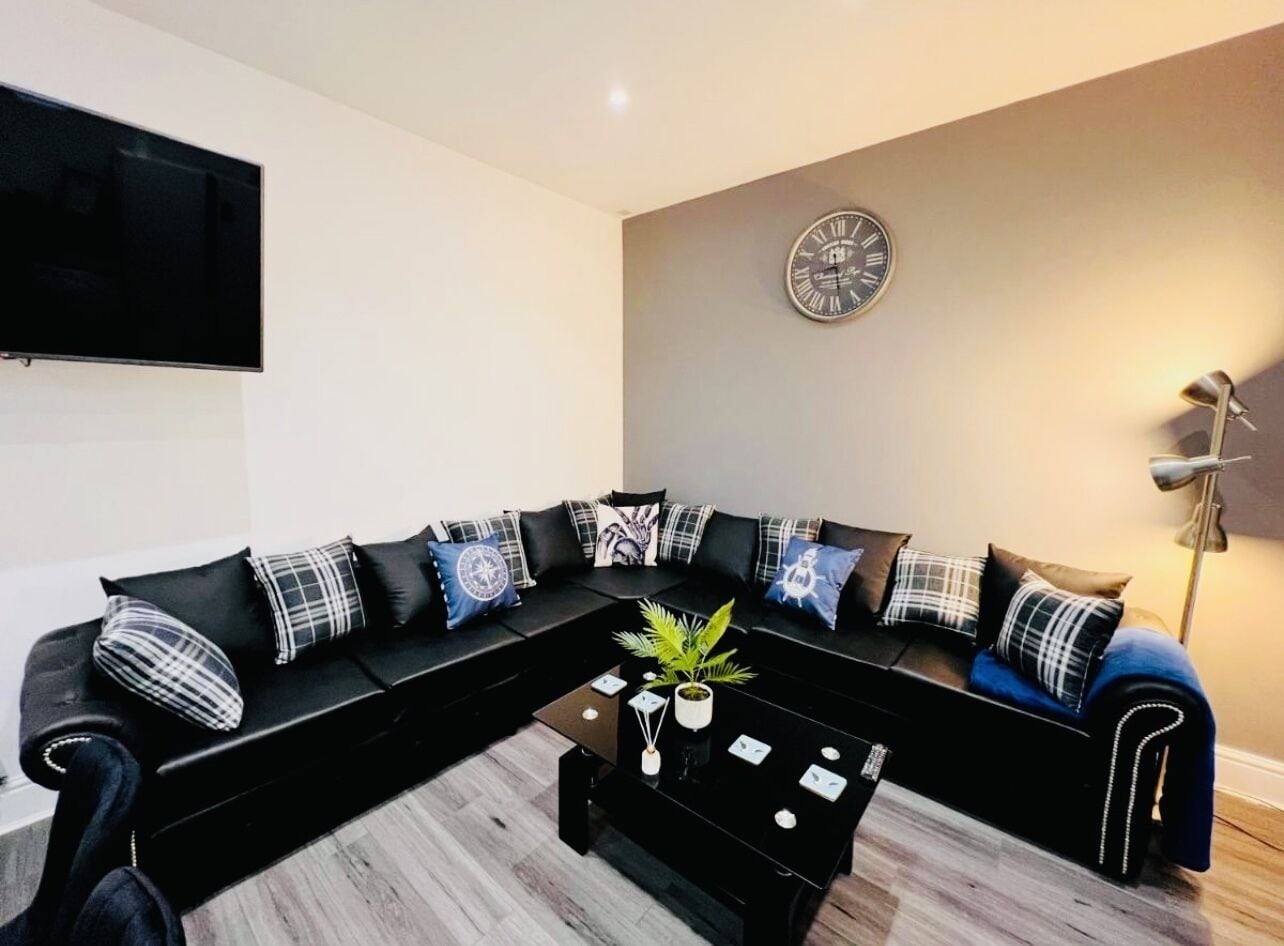 Executive House, Ensuite, City View | Lounge