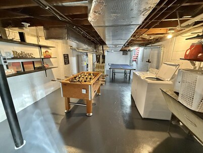 King Bed+Game Room+Parking+Broadripple+Restaurants