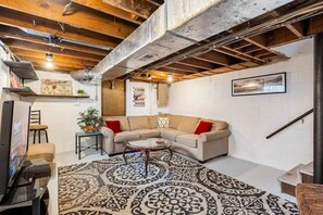 TV connectée, baby-foot, table de tennis de table