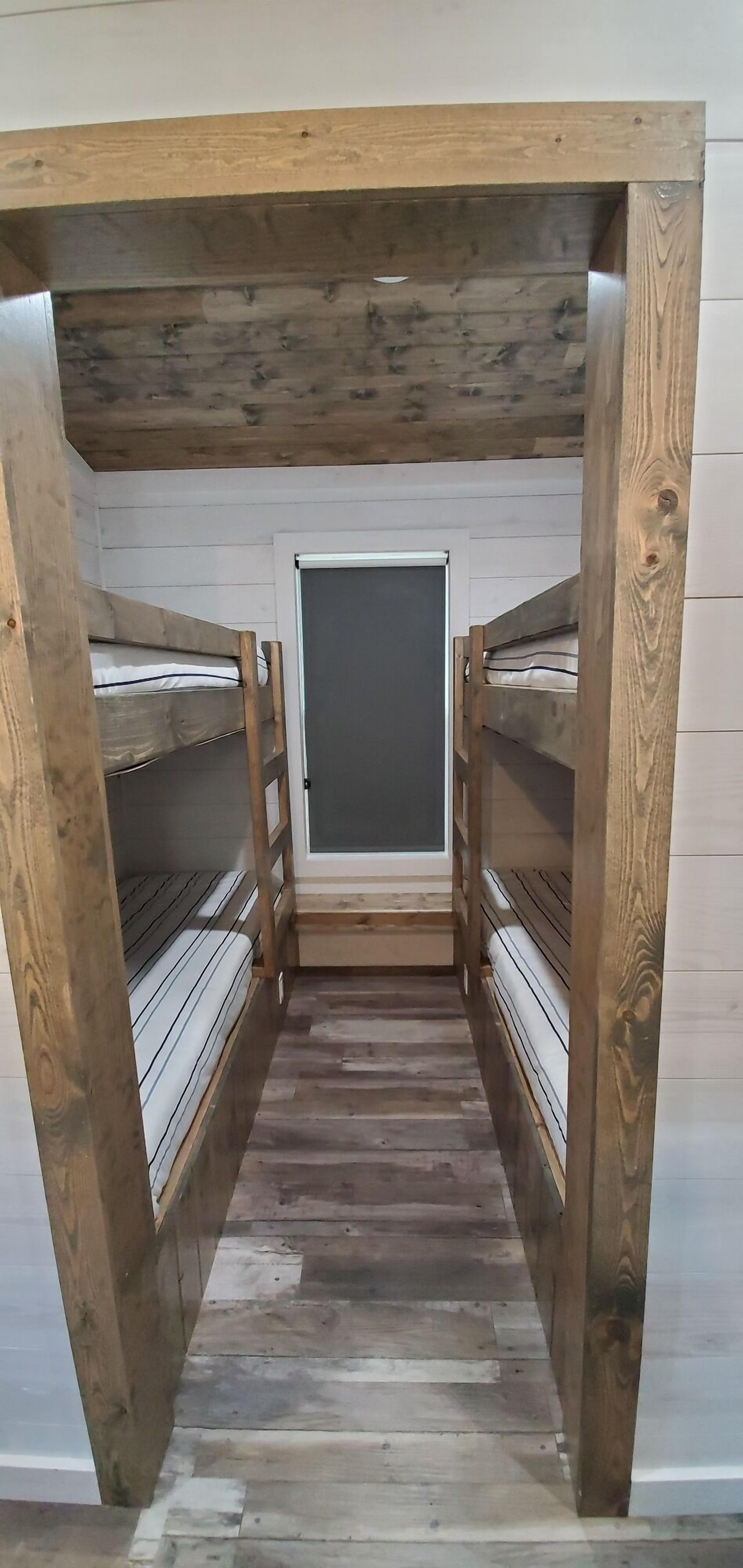 2 bedrooms, bed sheets