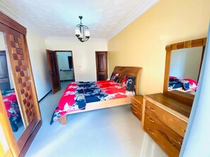 Apartamento | 3 dormitorios, tabla de planchar con plancha, wifi gratis y ropa de cama
