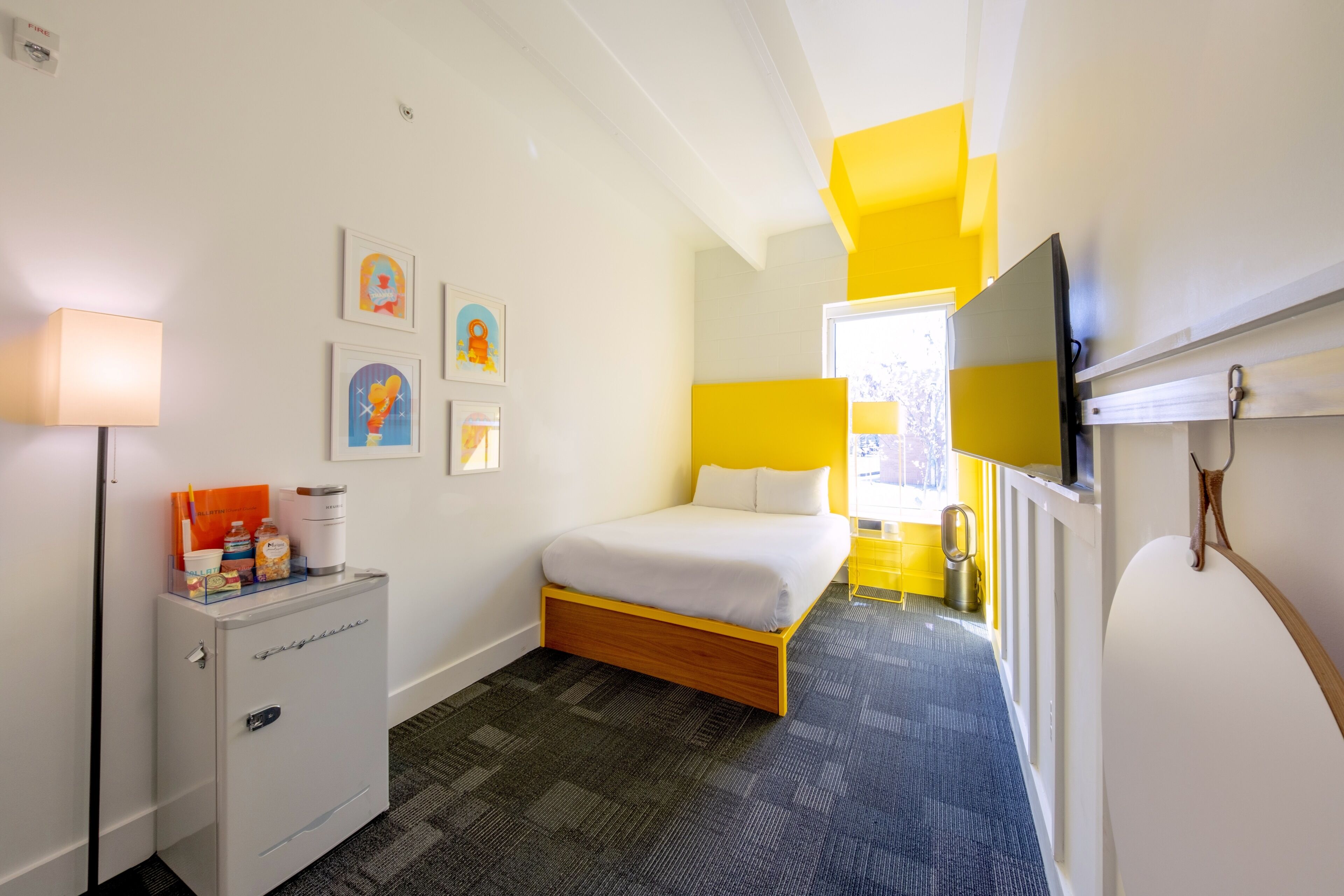 Room 214: Classic Queen | Hypo-allergenic bedding, soundproofing, free WiFi, bed sheets