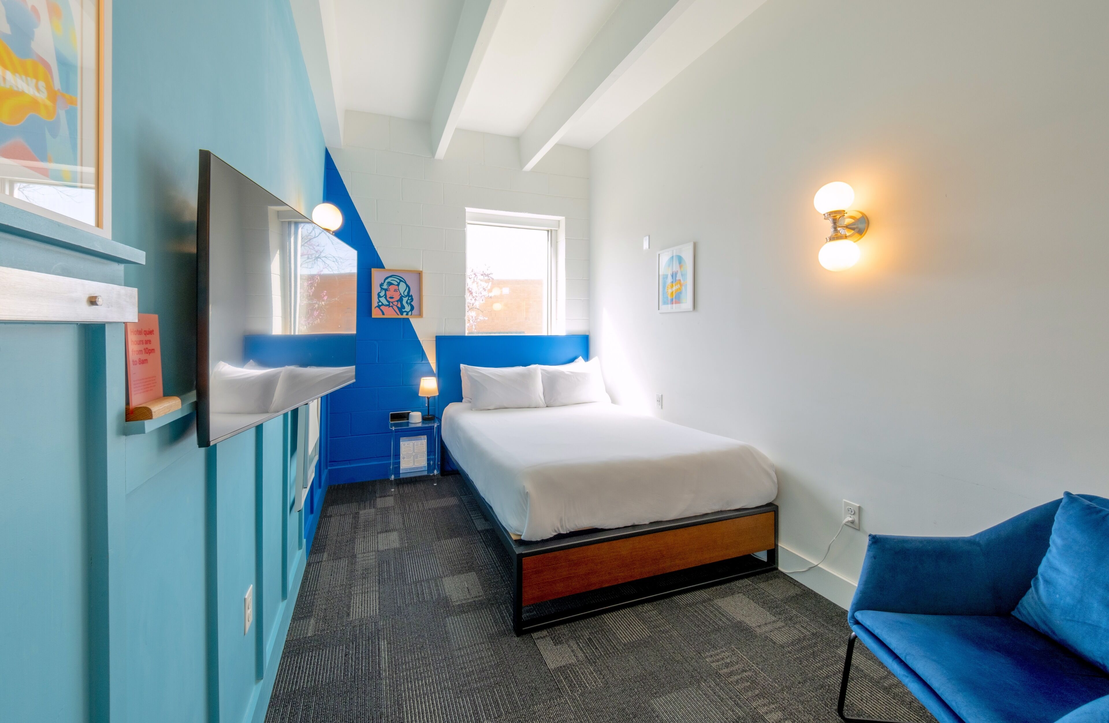 Room 213: Classic Queen | Hypo-allergenic bedding, soundproofing, free WiFi, bed sheets