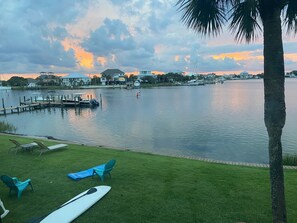 Unclassified image, 4 of 41, button