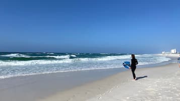 Beach nearby, sun loungers, beach towels