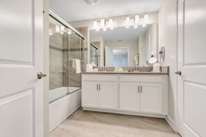Hair dryer, towels - 4BD/3BA Modern upgraded Townhome-private pool at Storey Lake (Kissimmee)