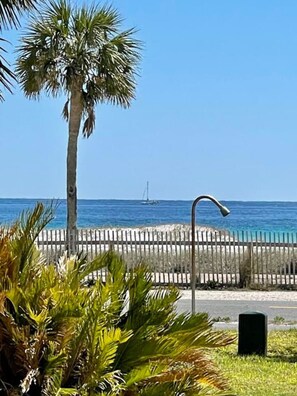 Luokittelematon kuva, 4 kautta 35, painike