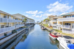 Marina - Emerald Escape I - 2BR SPC Beach Walk (Destin)