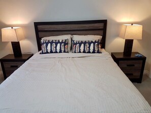 4 habitaciones, escritorio, tabla de planchar con plancha y wifi gratis