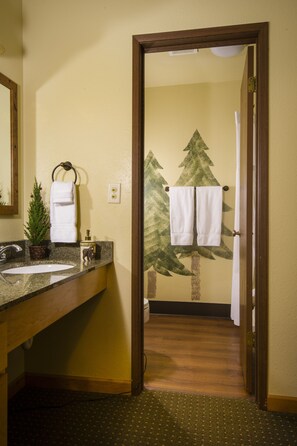 Combined shower/bathtub, hair dryer, towels, soap