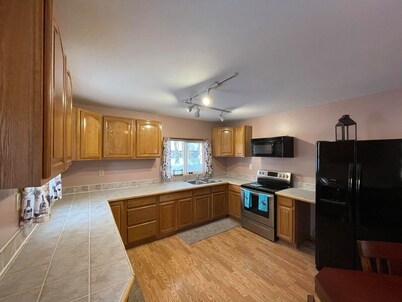 Willow Forest Cabin with Sauna, Pet and Family Friendly