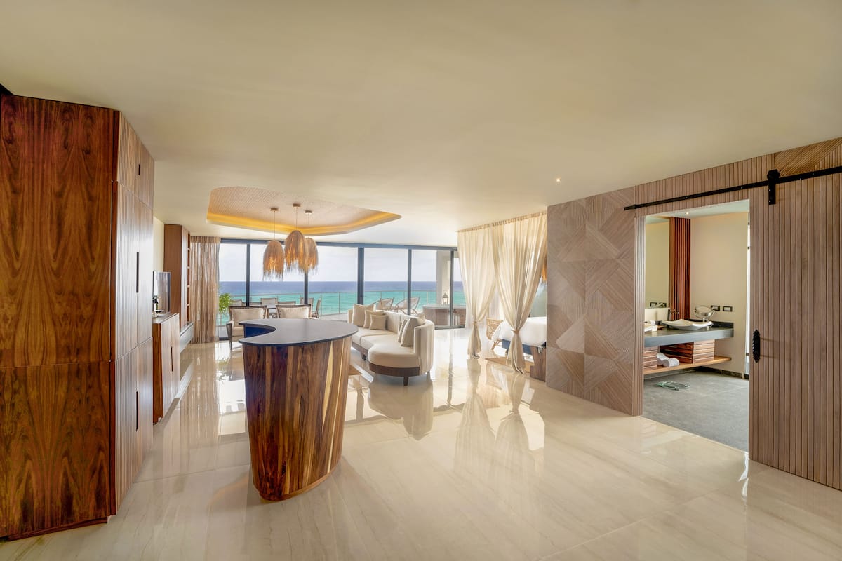 Bridal Oceanfront | 1 Schlafzimmer, hochwertige Bettwaren, Daunenbettdecken, Minibar