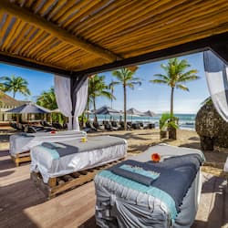 Behandelingskamers voor koppels, massages op het strand