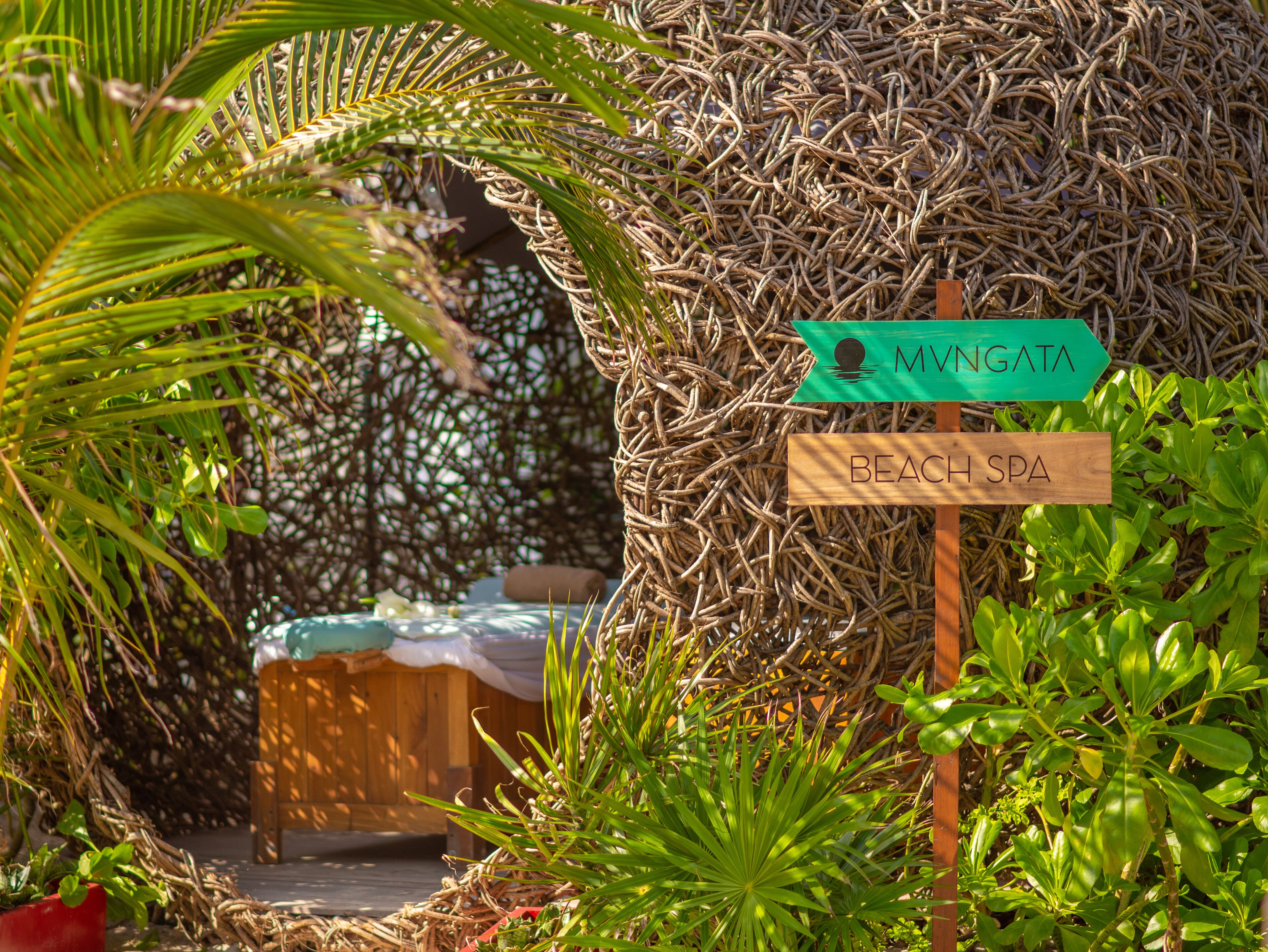 couples treatment room(s), massages on the beach