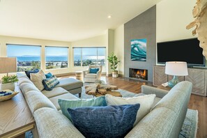 Smart TV, fireplace, stereo - Modern, Coastal Elegance With Stunning Views! (Carpinteria)