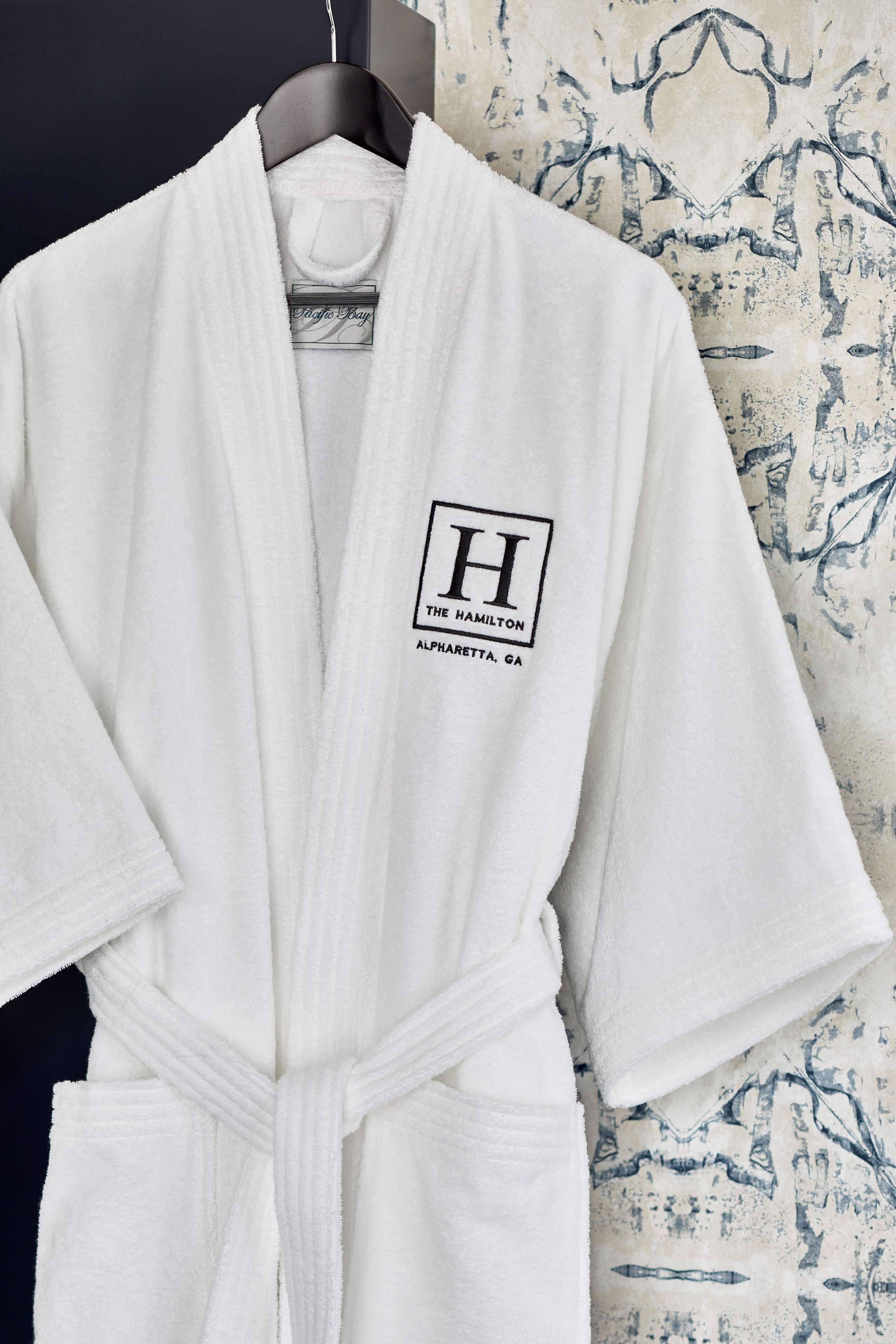 suite, 2 bedrooms | bathroom | designer toiletries, bathrobes, towels