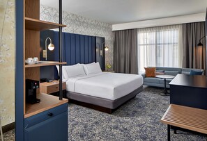 Premium bedding, in-room safe, desk, blackout curtains - The Hamilton Alpharetta, Curio Collection by Hilton (Alpharetta)
