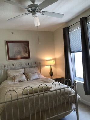 2 bedrooms, desk, iron/ironing board, free WiFi