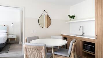 Suite, 2 habitaciones | Minibar