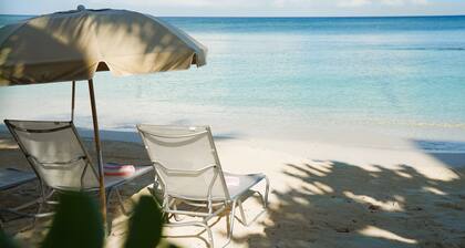 Hampton by Hilton Grand Cayman Seven Mile Beach