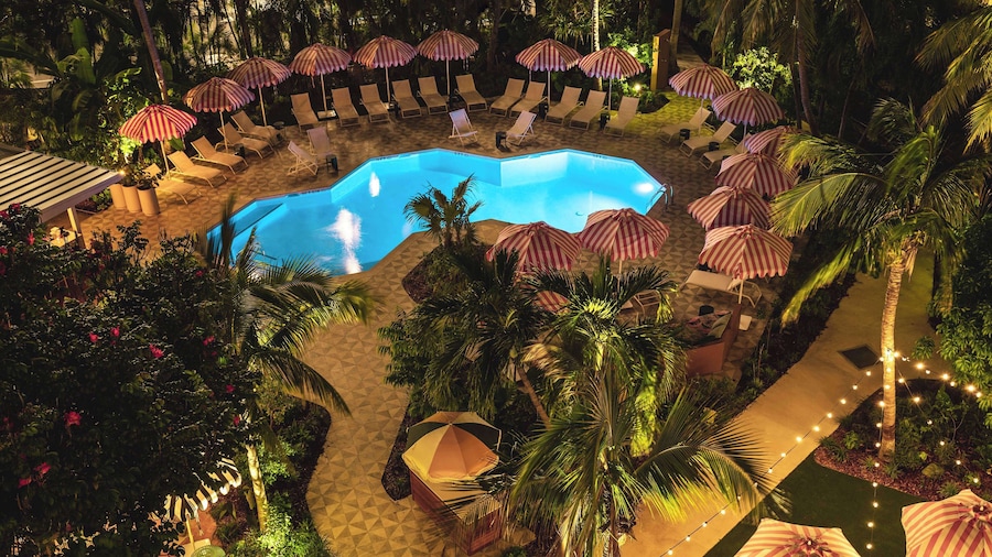 Hampton by Hilton Grand Cayman Seven Mile Beach