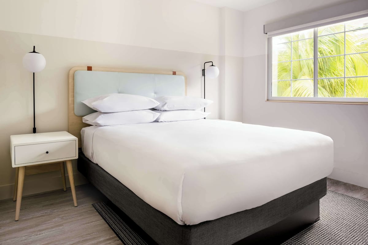 1 bedroom, premium bedding, in-room safe, laptop workspace