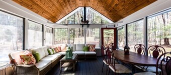 (4 Nt Min!) Harbert Home With Hot Tub & Close To Beach!