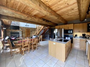 Microwave, dishwasher, coffee/tea maker, cookware/dishes/utensils