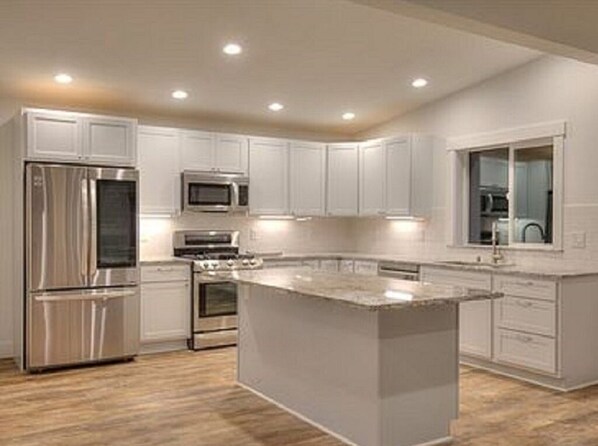 Fridge, microwave, oven, stovetop