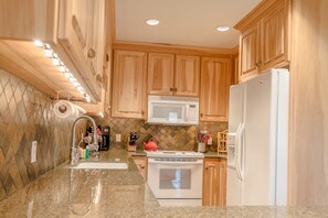 Condo, 2 Bedrooms | Private kitchen - Alpine Villa Condominiums by Alpine Lodging Sun Valley (Ketchum)