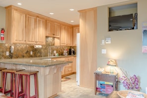 Condo, 2 Bedrooms | Private kitchen - Alpine Villa Condominiums by Alpine Lodging Sun Valley (Ketchum)