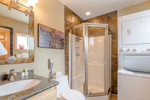 Condo, 2 Bedrooms | Bathroom | Towels - Alpine Villa Condominiums by Alpine Lodging Sun Valley (Ketchum)