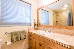 Bathroom - Angani Way Townhome 102 by Alpine Lodging Sun Valley (Sun Valley)