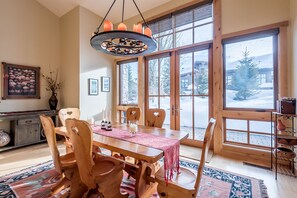 Private kitchen - Angani Way Townhome 102 by Alpine Lodging Sun Valley (Sun Valley)