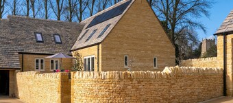 Maple House - sleeps 9 guests  in 5 bedrooms