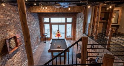 Waterfront Cabin Retreat at Door County's Edge