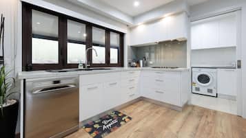 Microwave, oven, stovetop, dishwasher