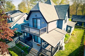 Exterior - Cottage 14: Beachfront Cottage Escape (Wainfleet)