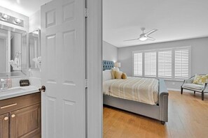 4 bedrooms, iron/ironing board, WiFi, bed sheets