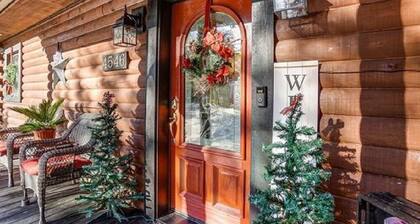 Cozy Log Cabin at Lake Norman LKN-featured on TLC